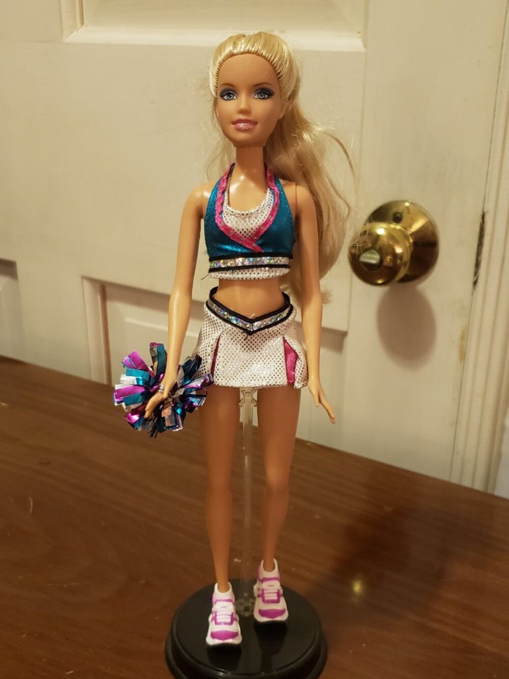 Barbie Fly Girls Pom Pom Divas cheerleader doll